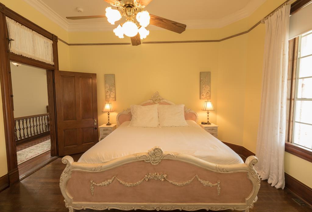 Bed and Breakfast Mosheim Mansion à Seguin Extérieur photo