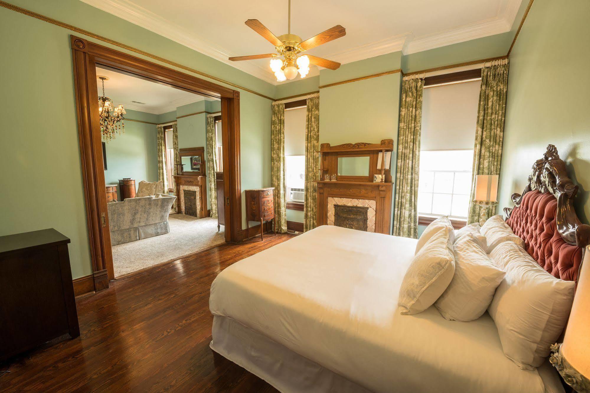 Bed and Breakfast Mosheim Mansion à Seguin Extérieur photo
