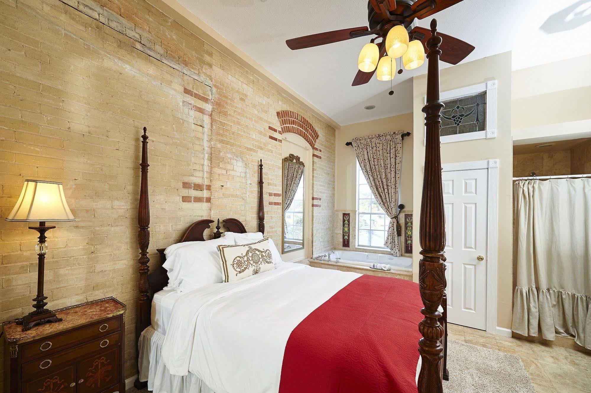 Bed and Breakfast Mosheim Mansion à Seguin Extérieur photo